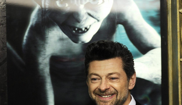 Gollam  282 ezer font adományt gyűjtött össze A hobbit felolvasásával