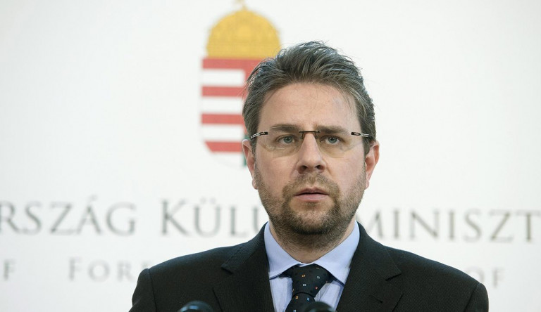 Felfüggesztett börtönbüntetésre ítélte a bíróság gyermekpornográfia miatt a volt perui magyar nagykövetet