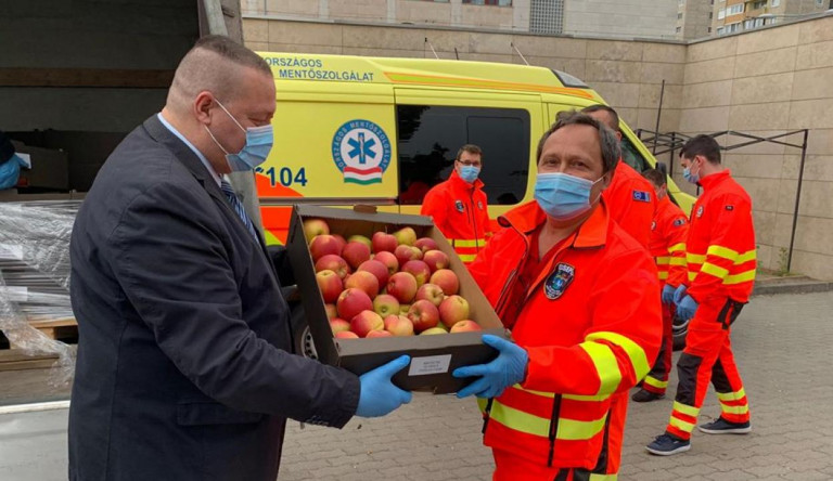 Szabó Tímeát megihlette Németh Szilárd, javasolja, hogy az államtitkárok fizetésük 35 százalékát adják át az egészségügyi dolgozóknak