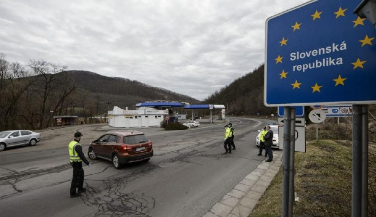 Ma éjféltől megnyílnak a magyarok előtt a szlovák és cseh határok