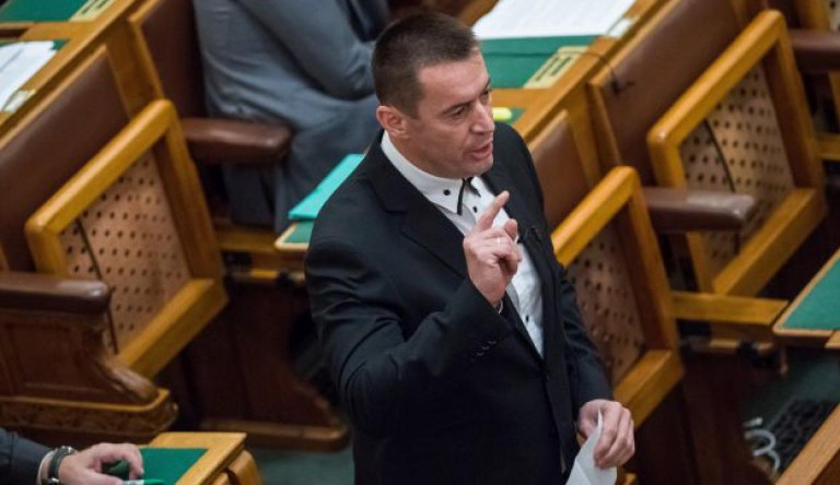 Kilép a Jobbik frakciójából Sneider Tamás