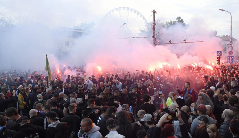 Önbíráskodásra buzdítottak a Deák téri gyilkosság miatt szervezett rasszista demonstráción