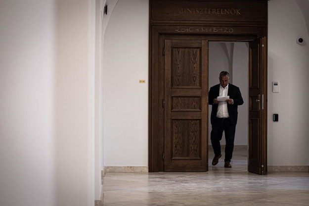 187 millió eurót adna a kormány Ukrajnának, de az EU-tól függetlenül