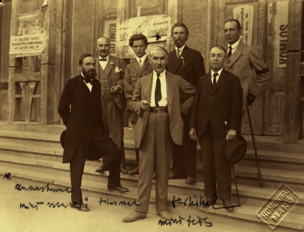 A híres fotó Juhász Gyulával, Móra Ferenccel, József Attilával és Vertán Endrével