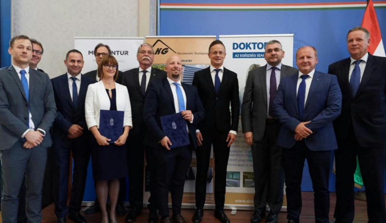 Közel 300 millió forinttal támogatja a kormány Kóka János cégét