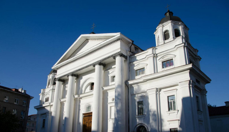 Minszki útja alkalmából 165 milliós templomfelújítással lepte meg Orbán Viktor Lukasenkát