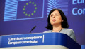 Az Európai Bizottság alelnöke szerint fake news, amit a nemzeti konzultáció egyik kérdésében állít a kormány
