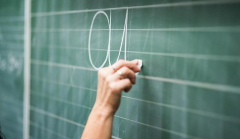 Hiányzik a rendszerből 14 ezer nevelő-oktató munkát segítő munkatárs