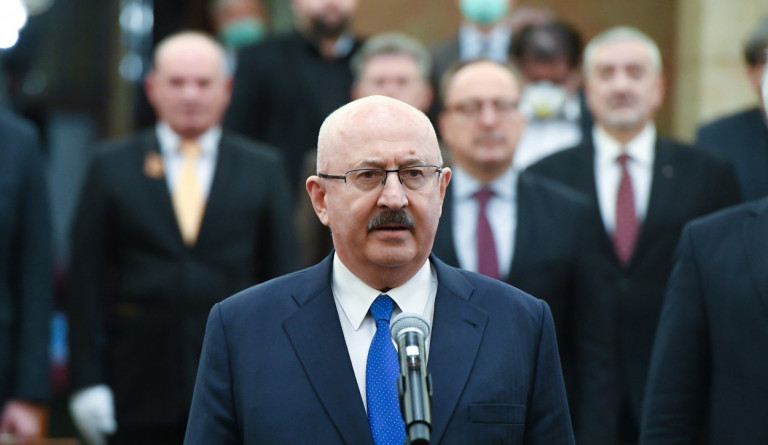 Hazudni márpedig szabad  