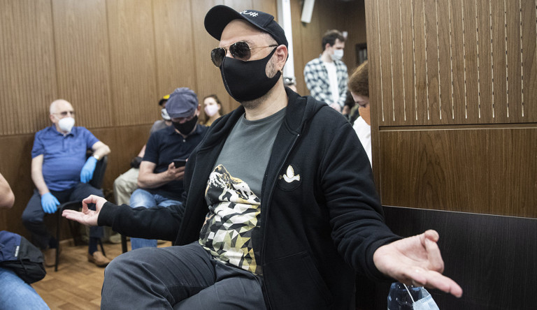 Három év felfüggesztett szabadságvesztésre ítélték Kirill Szerebrennyikov orosz rendezőt