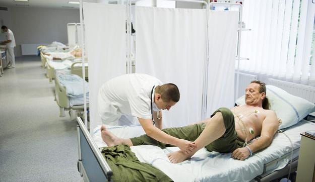 Holnaptól él a szabály, ami szerint könnyebb kiesni a tb-ellátottak közül 