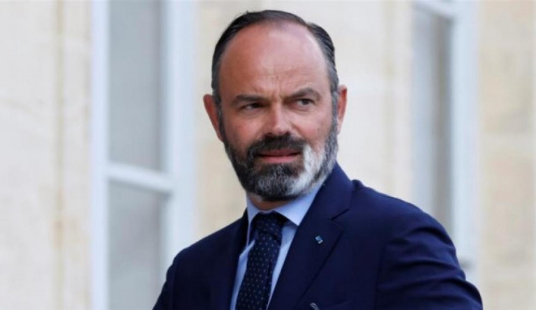 Eljárás indul a távozó francia miniszterelnök ellen