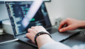 Részletek derültek ki az állami informatikus kézpésről