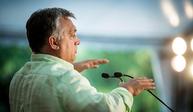 Rendőrségi nyomozás indult egy Orbán-ellenes falfirka miatt