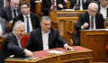 Rendkívüli ülésen szavaz a parlament arról, hogy ne lehessen jogállamisági feltételekhez kötni a járvány miatti uniós hitelt