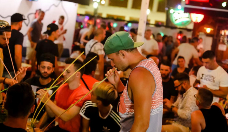 Betiltják a közterületi alkoholizálást a Balaton bulifővárosában