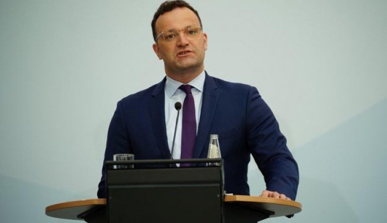 A német és a francia egészségügyi miniszter sem bízik az orosz vakcinában