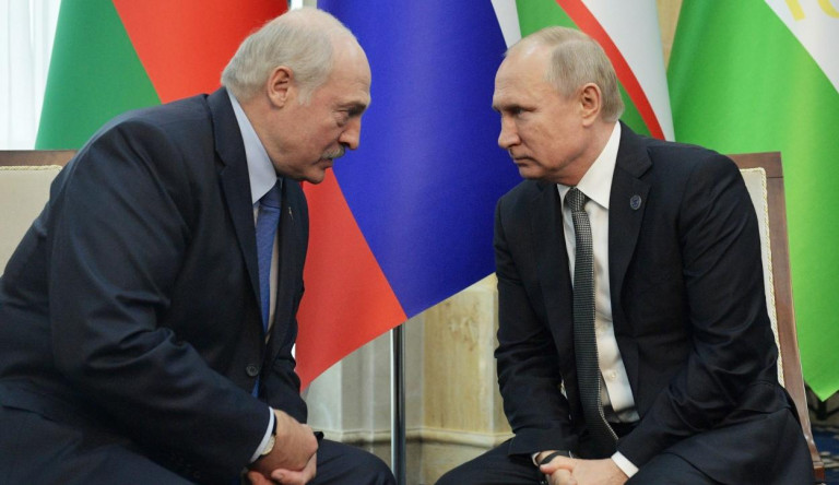 „Lukasenka nagy hibát követ el azzal, hogy segíti az oroszokat ebben a háborúban”