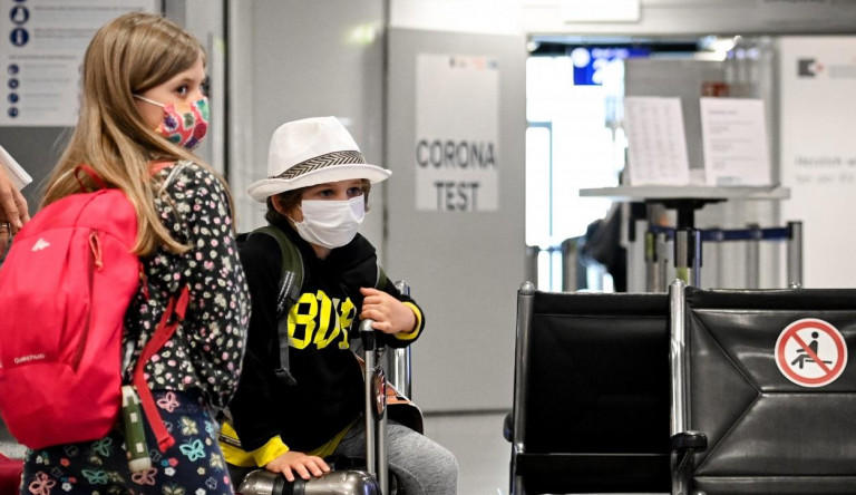 A WHO és az UNICEF ajánlása szerint maszkot kellene viselniük a 12 évnél idősebb gyerekeknek is