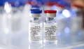 A klinikai teszteléssel párhuzamosan már forgalomba is kerül az orosz koronavírus-vakcina