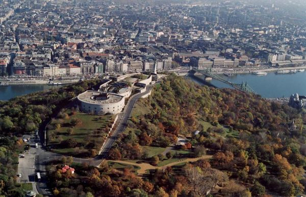 Mészáros és Garancsi cégei újíthatják fel a Citadellát