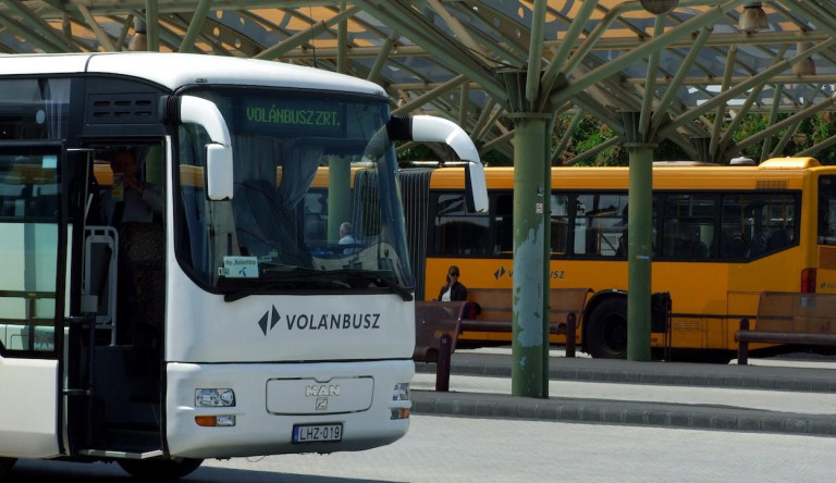 Sztrájk miatt Volánbuszok csaknem fele kimaradhat hétfőn