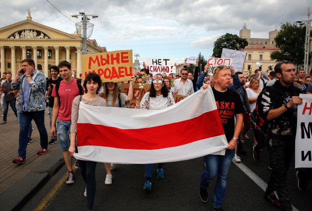 Tüntetők Minszkben 2020. augusztus 14-én