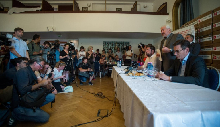 A Fidesznek is lesz egy-két szava ahhoz, ha mind a 106 választókerületben előválasztást tartanak