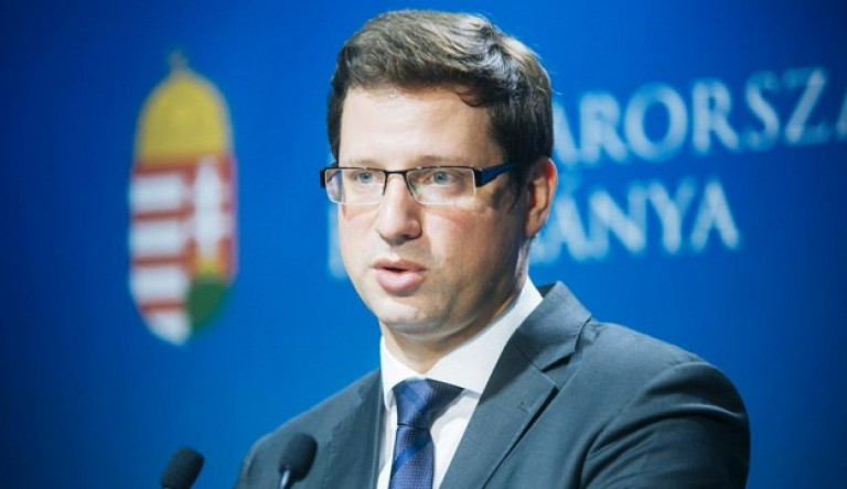 Kormányinfó: marad a határzár, 3 milliárdot kap az SZFE