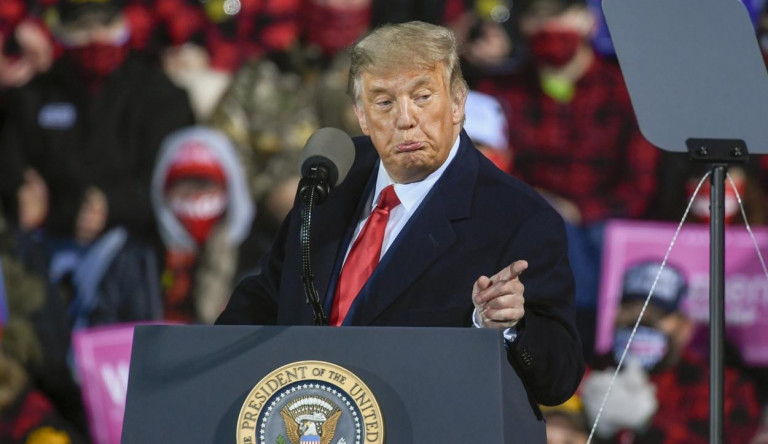 Donald Trump és felesége jól van, az elnök ellátja feladatait, nemcsak jó a hangulata, hanem energikus is
