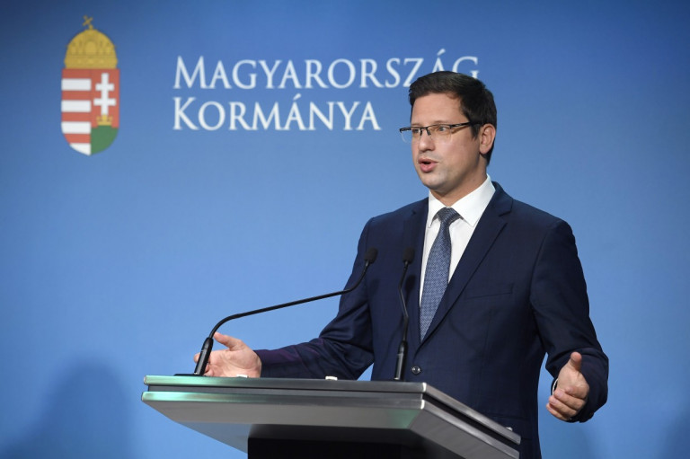 Gulyás Gergely: A kormány emeli az ápolók bérét
