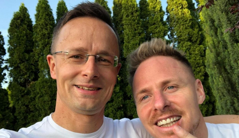 Szijjártó botrányos ajándéka az örökös csapatkapitánynak