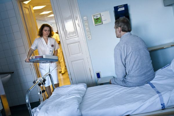 Egészségügyi szakszervezetek: a szolgálati jogviszonyról szóló törvény több része sérti az alaptörvényt