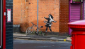 Banksy beismerte, ő festette a notthinghami házfalon kerékpárgumival hullahoppozó kislányt