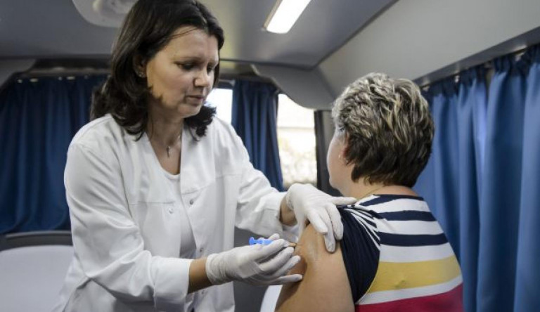 Nem lehet kapni a gyógyszertárakban a Sanofi influenzaoltását, az államnak adták a teljes készletet