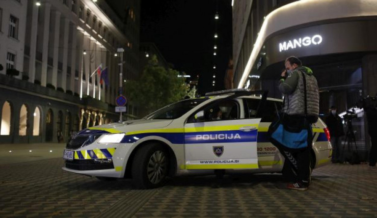 Szlovéniában is bombariadó volt az iskolákban