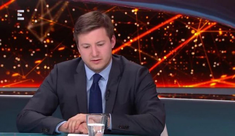 Farkas Örs szerint csak a fotó erejéig vette le a maszkot, de elismeri, ez hiba volt