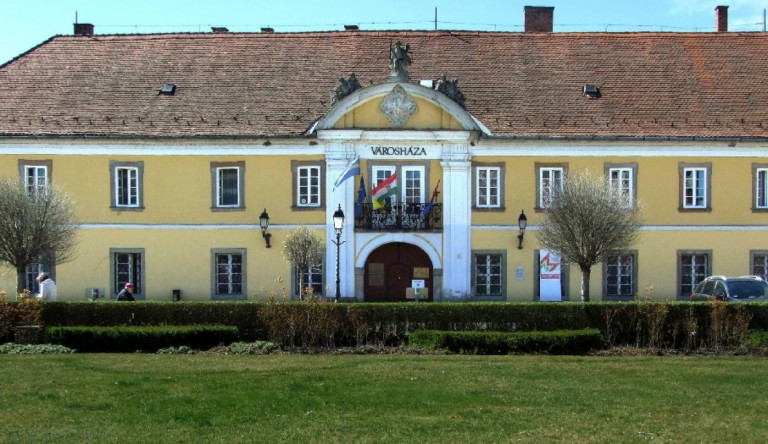 Kétmilliós különbözet – elszámolási furcsaságok a váci holding korábbi vezetőjénél