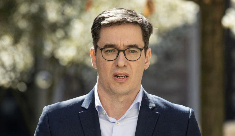 Karácsony üzent Jellineknek: mondjon le egy napi profitjáról a csepeli munkásszállóért