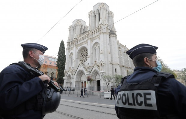 A legmagasabb szintre emelte Franciaország a terrorkészültséget a nizzai késelés után