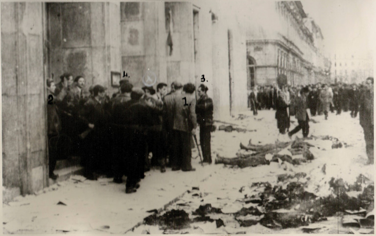„Buktak a csórók, mint a legyek” – kordokumentum a Köztársaság téri pártház 1956-os ostromáról