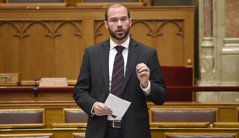 Hollik István szerint átdolgozzák az egészségügyi szolgálati jogviszonyról szóló törvényt