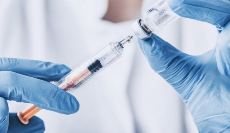 Az Európai Bizottság engedélyezi a Pfizer és a BioNTech által kifejlesztett oltóanyag beszerzését