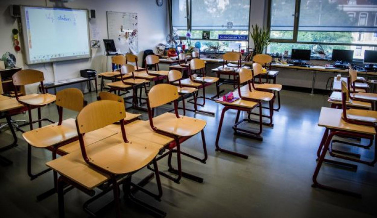 Teljes iskolazárást követel a Pedagógusok Demokratikus Szakszervezete