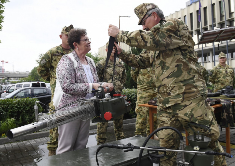 Hétfőtől 93 kórházban lesznek jelen katonák