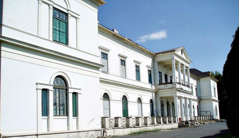 Többen hajléktalanszállókra kerültek a bezárt dobai pszichiátriai intézetből