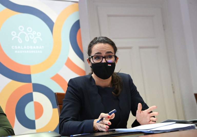 A vásárlási idősáv bevezetését javasolja az Idősek Tanácsa