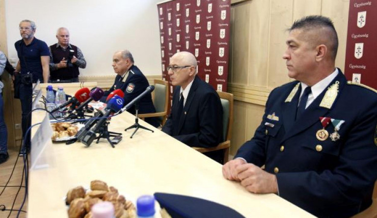 Korrupció gyanújával vettek őrizetbe egy vezető beosztású minisztériumi tisztviselőt
