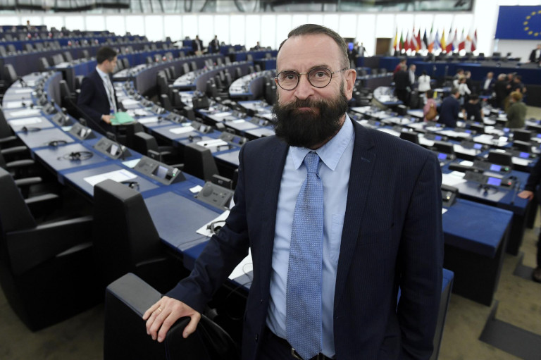 Beszélgetőkönyv jelenik meg Szájer Józseffel