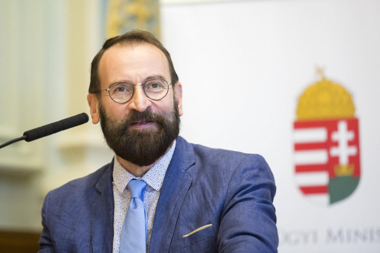Így reagáltak a püspökök Demeter és Szájer botrányaira 